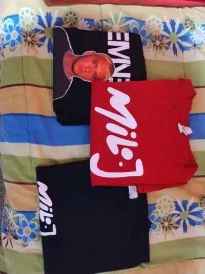 poleras Mil J en rojo y negro - miniatura 2