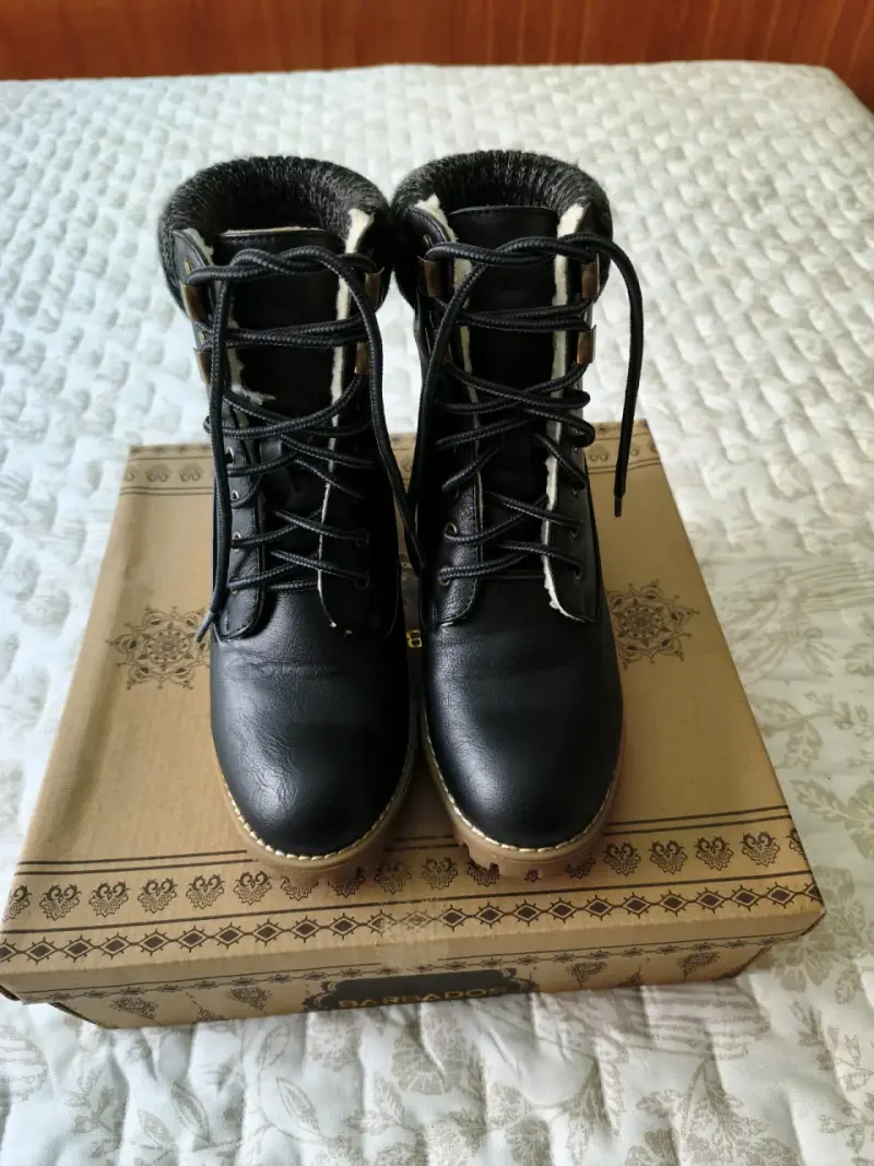 Botines de cuero negro con tacón de madera - 3