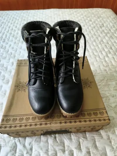 Botines de cuero negro con tacón de madera - miniatura 3