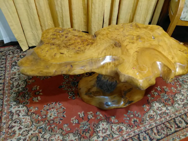 Mesa de centro rústica de madera natural - 1
