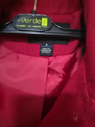 Abrigo rojo mujer  talla M - miniatura 3