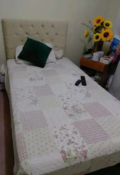 Cama individual con cabecera acolchada - miniatura 1