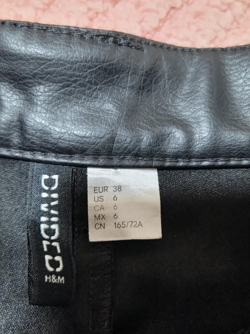 Pantalones de cuero negro para mujer - 2