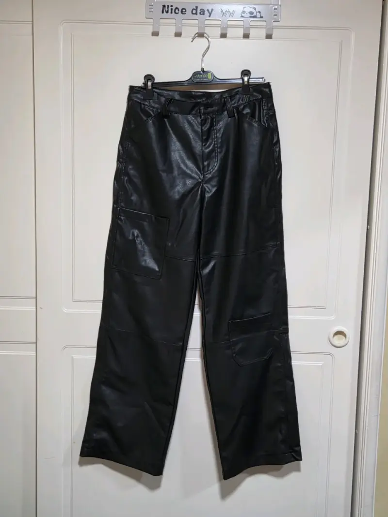 Pantalones de cuero negro para mujer - 3