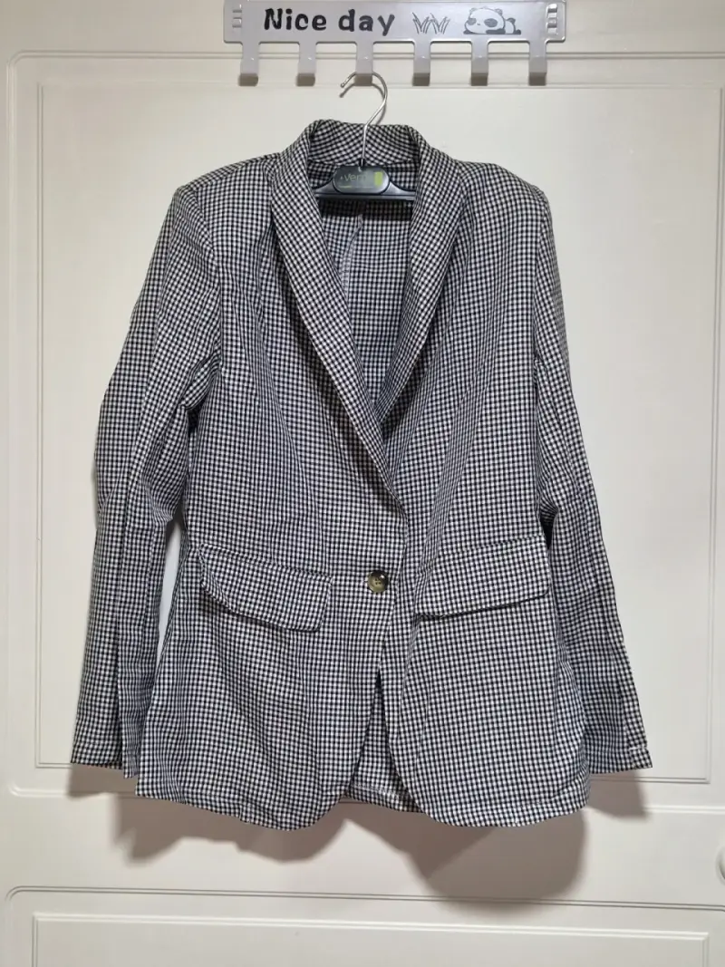 Blazer a cuadros blanco y negro para mujer - 1