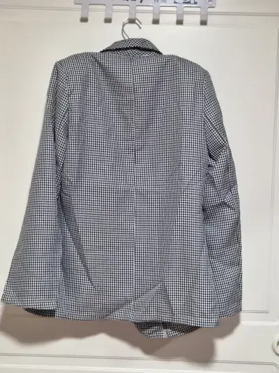 Blazer a cuadros blanco y negro para mujer - miniatura 2