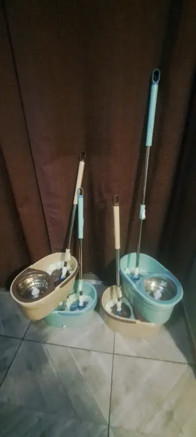Set de mopas giratorias con balde - miniatura 1