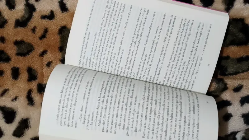 Libro 'Perfectos Mentirosos' de Alex Mírez - 3