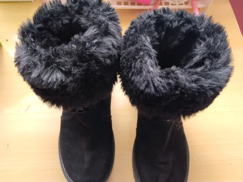 Botas negras con forro de felpa y estrella N°31 - 4