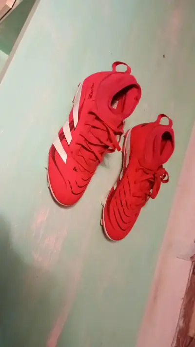 Botines de fútbol Adidas Predator rojos - miniatura 1