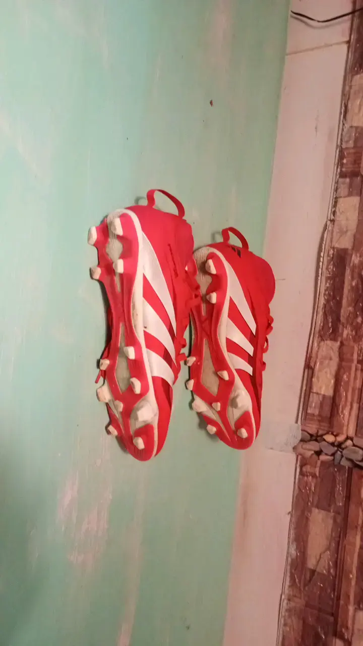 Botines de fútbol Adidas Predator rojos - 2