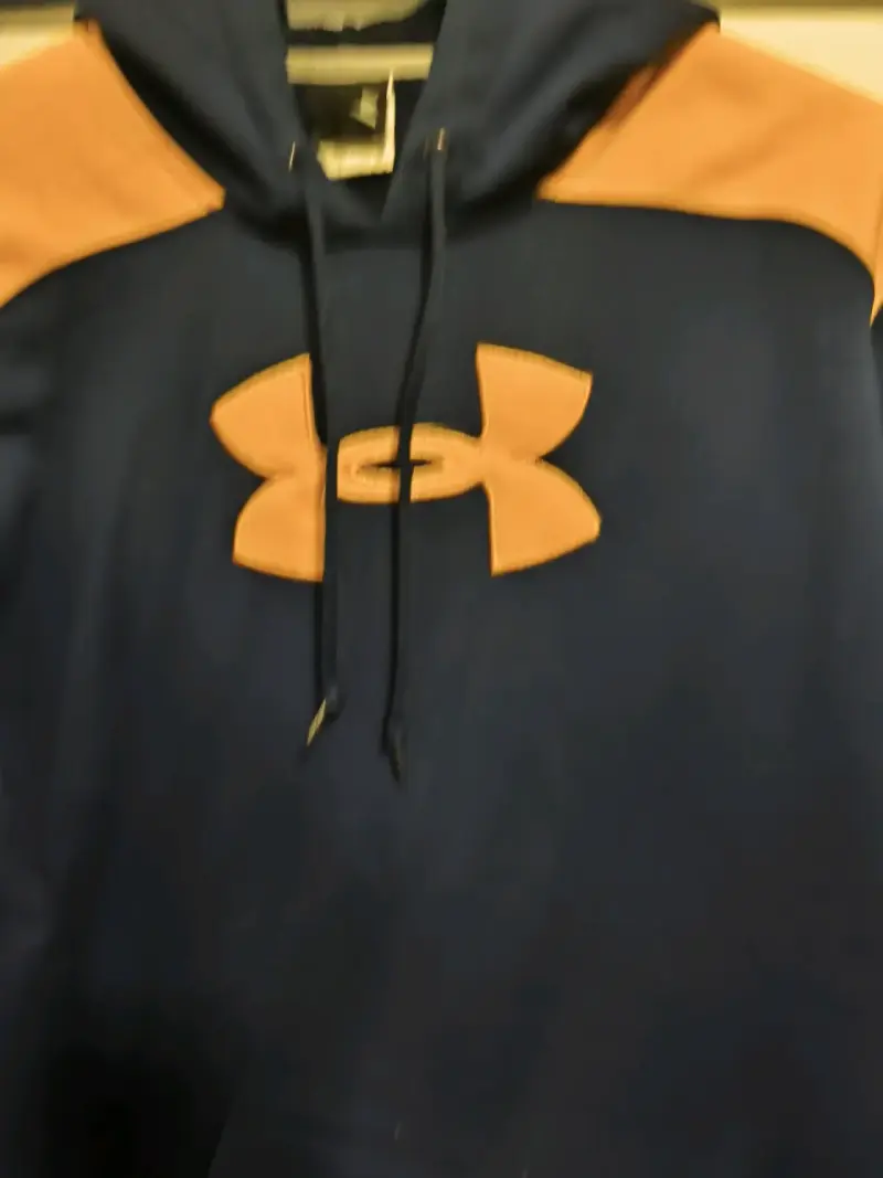 Polerón Under Armour azul y amarillo - 2
