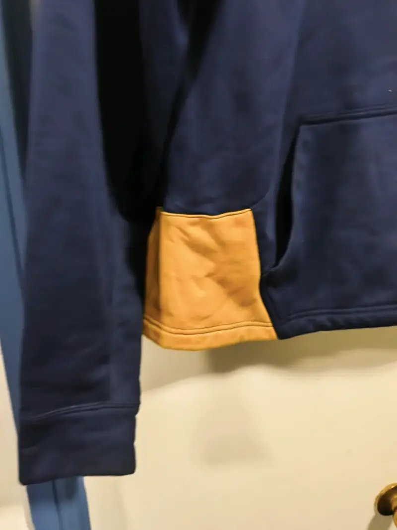 Polerón Under Armour azul y amarillo - 3