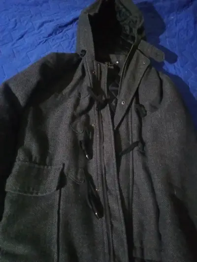 Chaqueta beige con capucha para hombre - miniatura 2