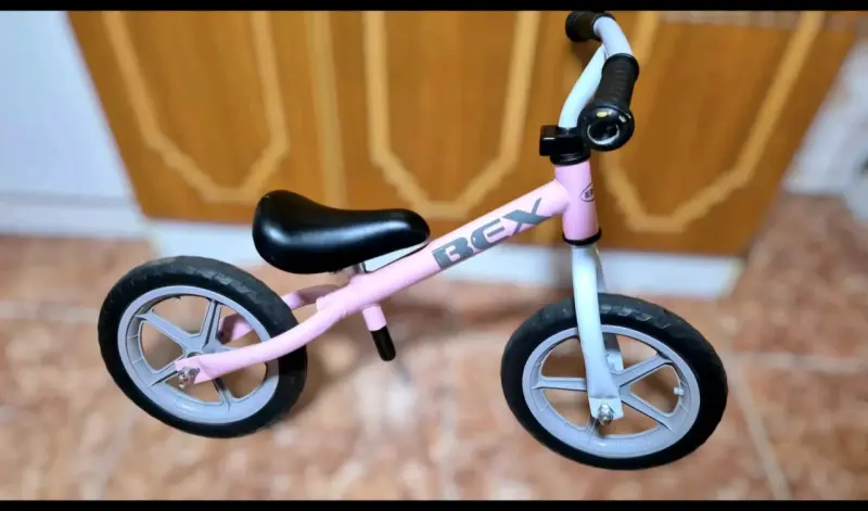 Bicicleta de equilibrio infantil rosa Bex - 2