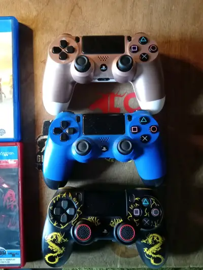 Consola PlayStation 4 en perfecto estado - miniatura 3