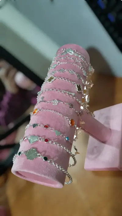 Pulseras de plata con dijes variados - miniatura 2