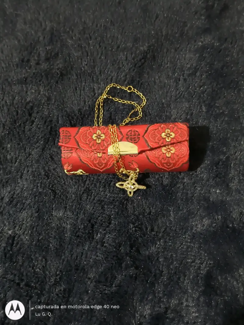Estuche rojo con diseño de flores y dragones - 6