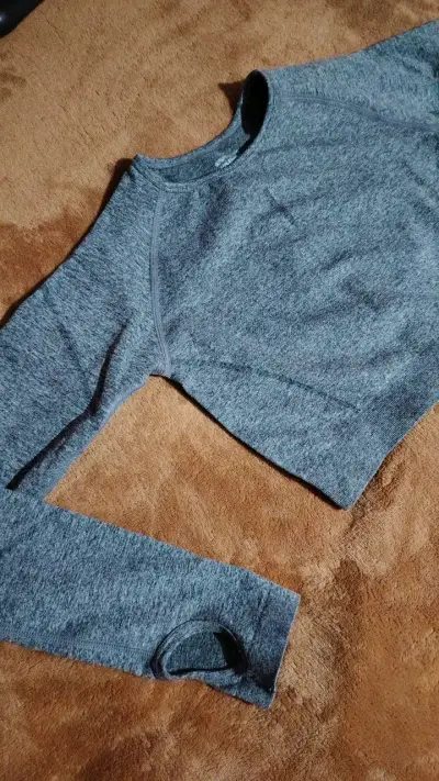 Polera deportiva manga larga gris - miniatura 2