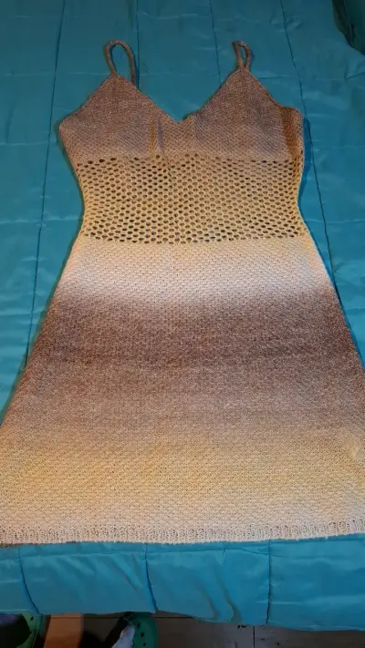 Vestido tejido a crochet degradado beige - miniatura 1