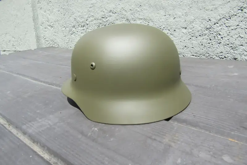Casco militar estilo alemán verde oliva - 2