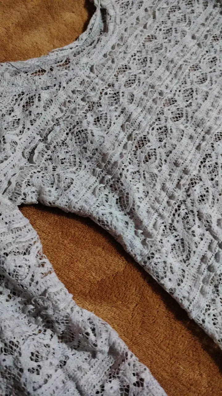 Blusa de encaje gris claro para mujer - 3
