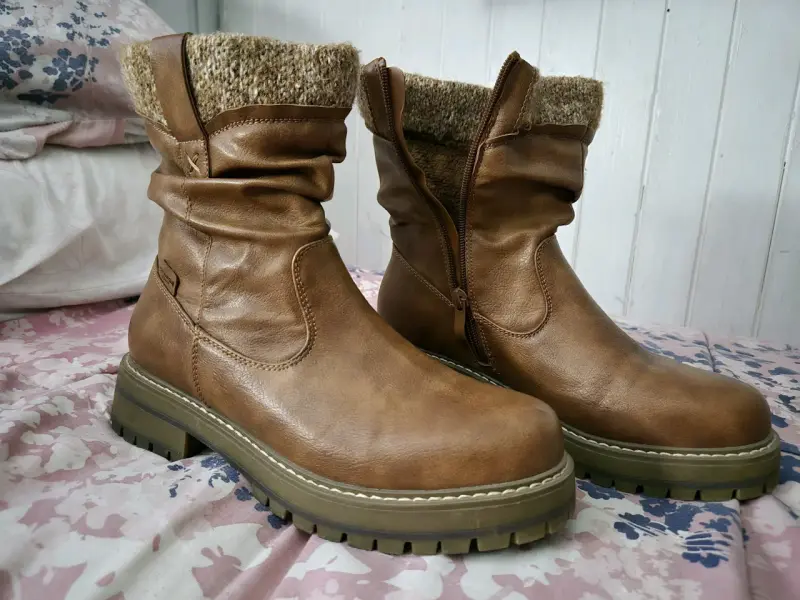 Botin marrón con forro cálido Como nuevas - 1