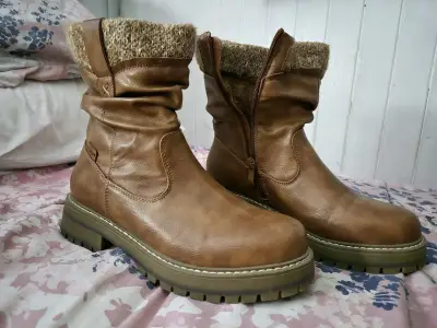 Botin marrón con forro cálido Como nuevas - miniatura 1