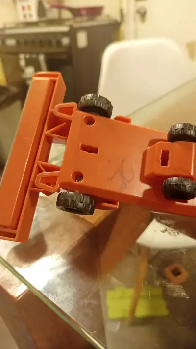 Camión de Cars juguete naranja con rodillo - miniatura 2
