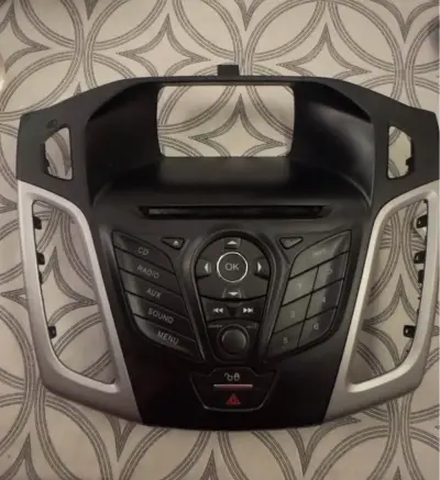 Bisel y radio Ford Focus compatible 2012-2015 - miniatura 1