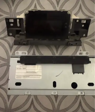 Bisel y radio Ford Focus compatible 2012-2015 - miniatura 2