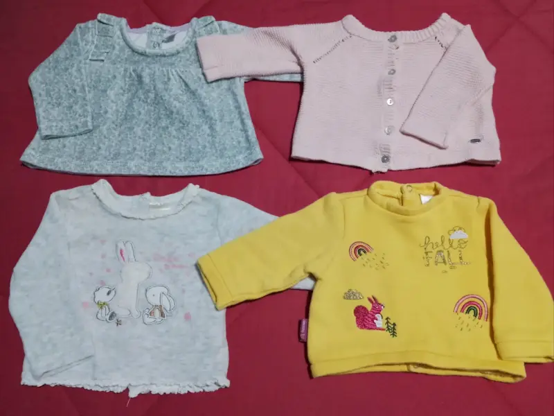 Lote de ropa de bebita variada - 3