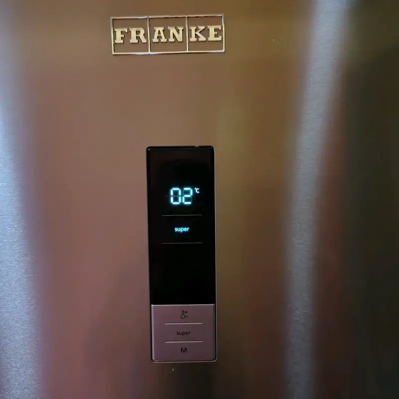 Refrigerador No Frost moderno FRANKE - 6