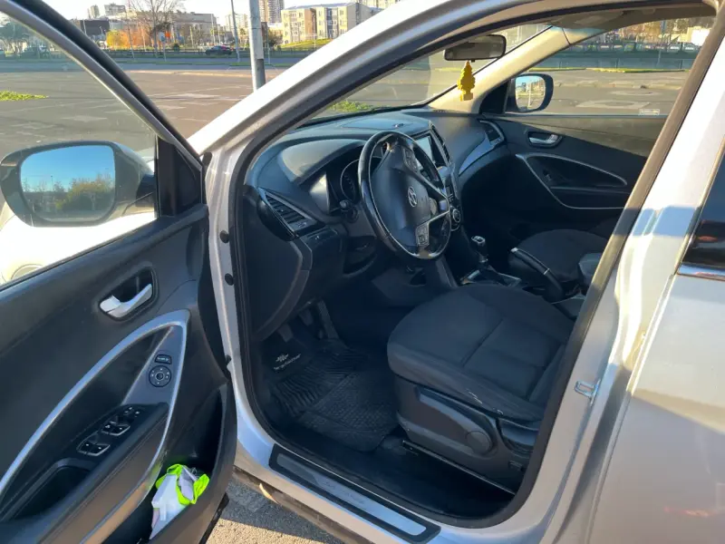SUV Hyundai Santa Fe 2013 en buen estado - 4