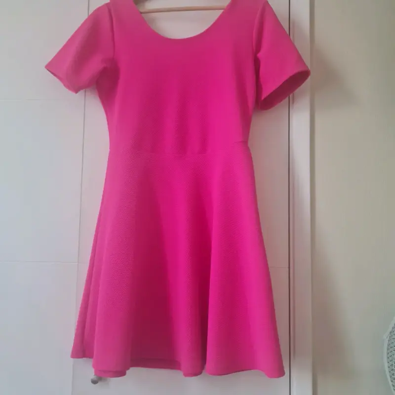 Vestido corto rosa fucsia elegante - 2