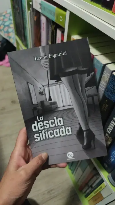 Libro 'La desclasificada' de Leena Paganini - miniatura 1