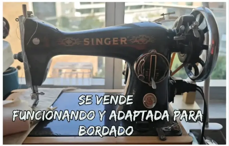 Máquina de coser Singer adaptada para bordado