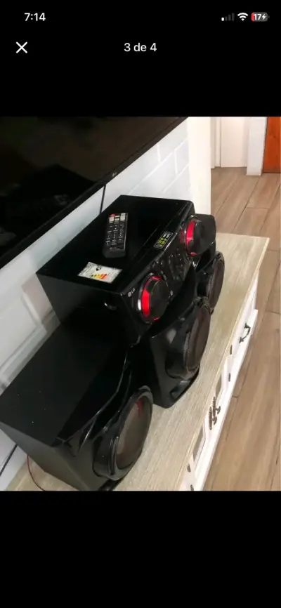 Sistema de sonido LG con parlantes potentes - miniatura 1