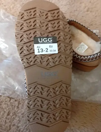 Pantuflas UGG originales niña nuevas - miniatura 3