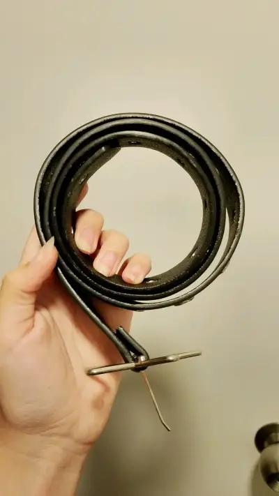 Cinturón negro con hebilla de estrella - miniatura 2