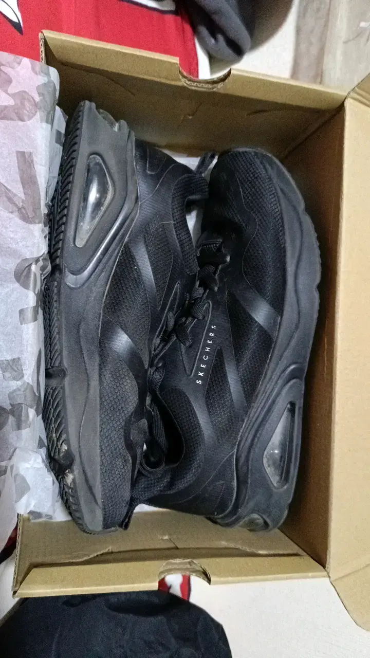 Zapatillas deportivas negras con amortiguación - 4