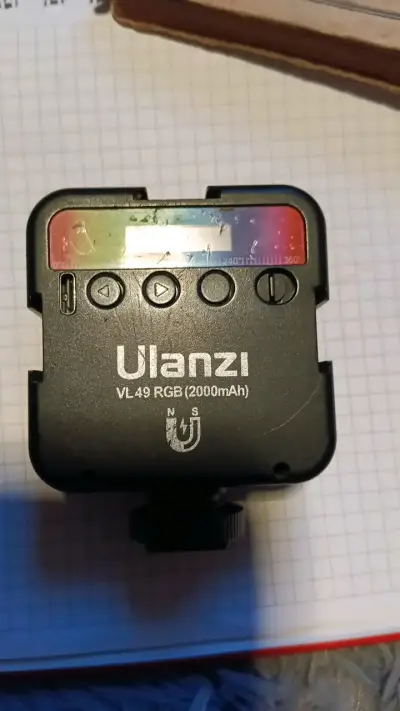 Luz LED Ulanzi VL49 RGB 2000mAh - miniatura 1