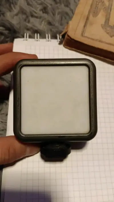Luz LED Ulanzi VL49 RGB 2000mAh - miniatura 4