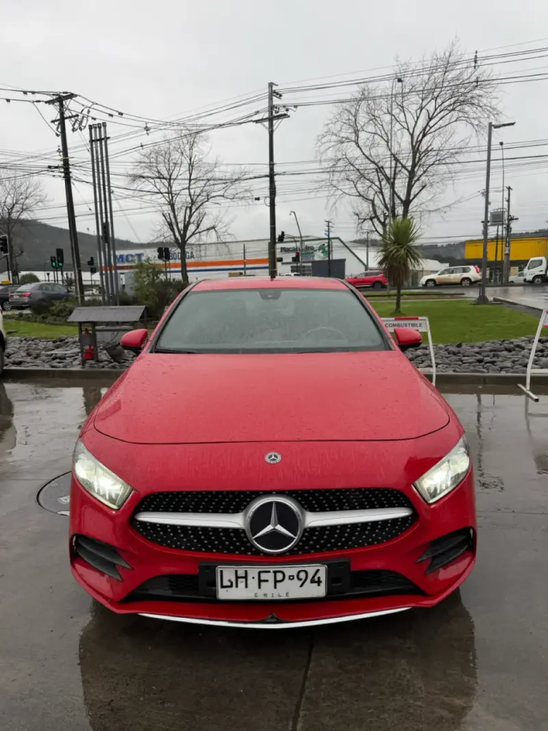 Mercedes-Benz A-Class rojo en buen estado - 2