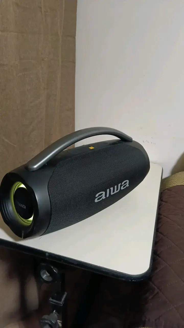 Parlante portátil Aiwa con asa - 1