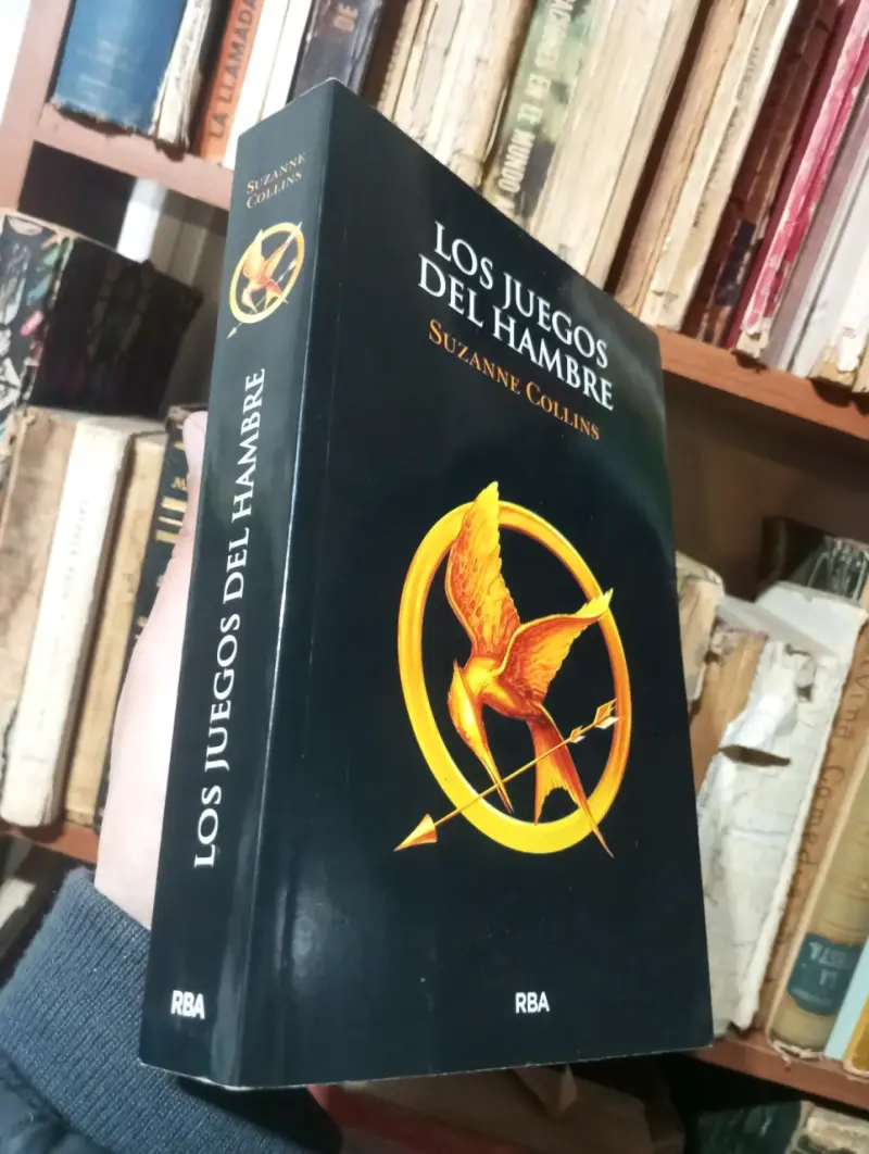 Libro 'Los Juegos del Hambre' de Suzanne Collins - 1