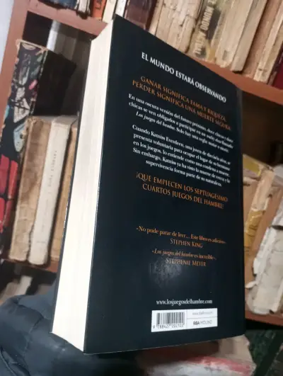 Libro 'Los Juegos del Hambre' de Suzanne Collins - miniatura 4
