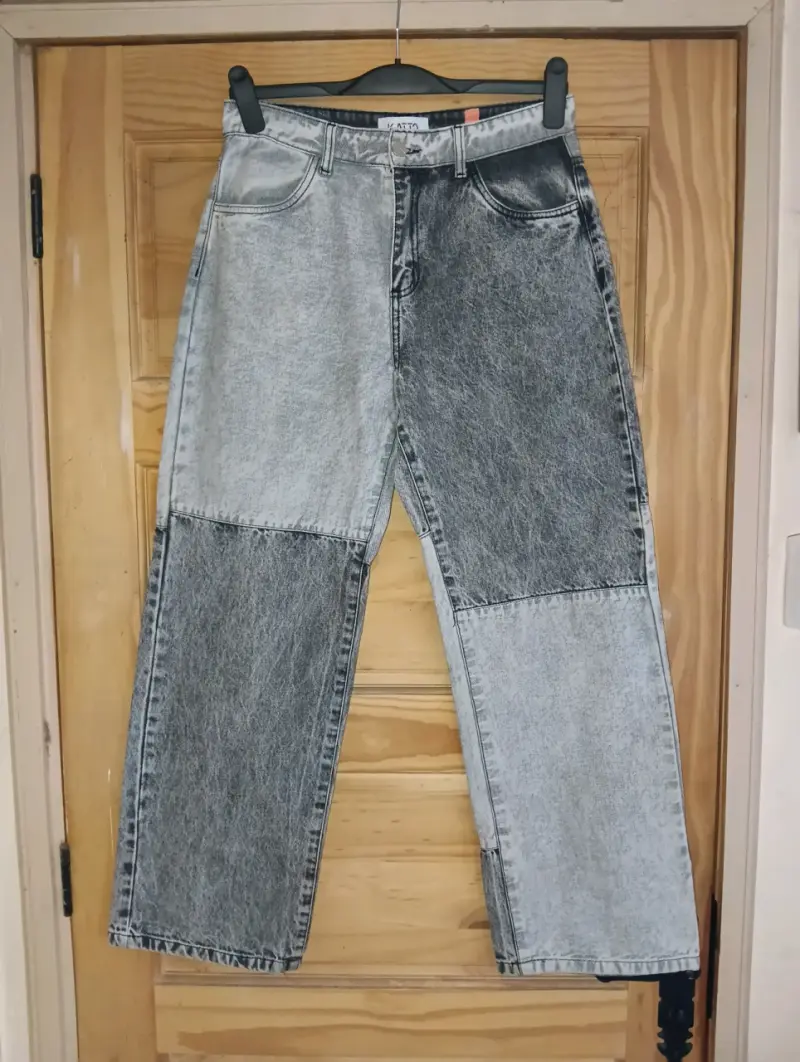 Jeans marca KATTO bicolor talla 40 tela rígida
