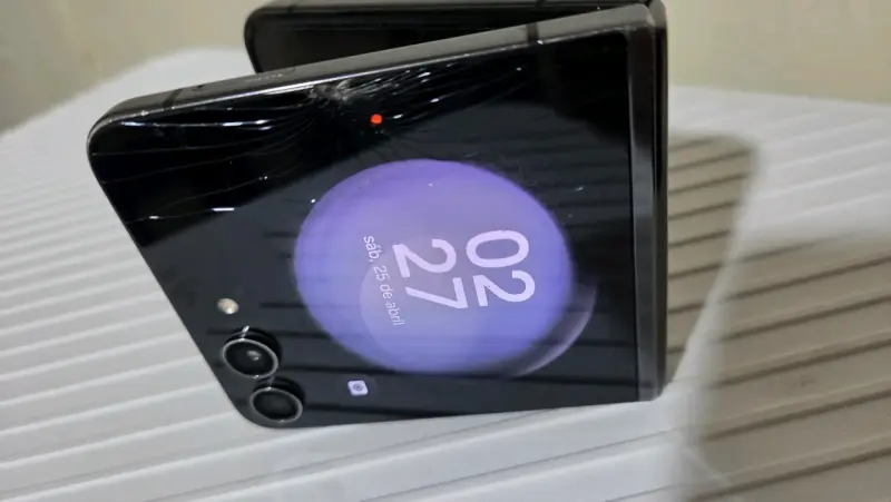 Smartphone Samsung Galaxy ZFLIP 5 - 2