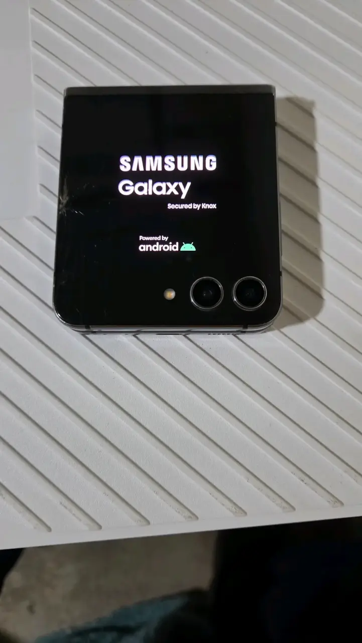 Smartphone Samsung Galaxy ZFLIP 5 - 6